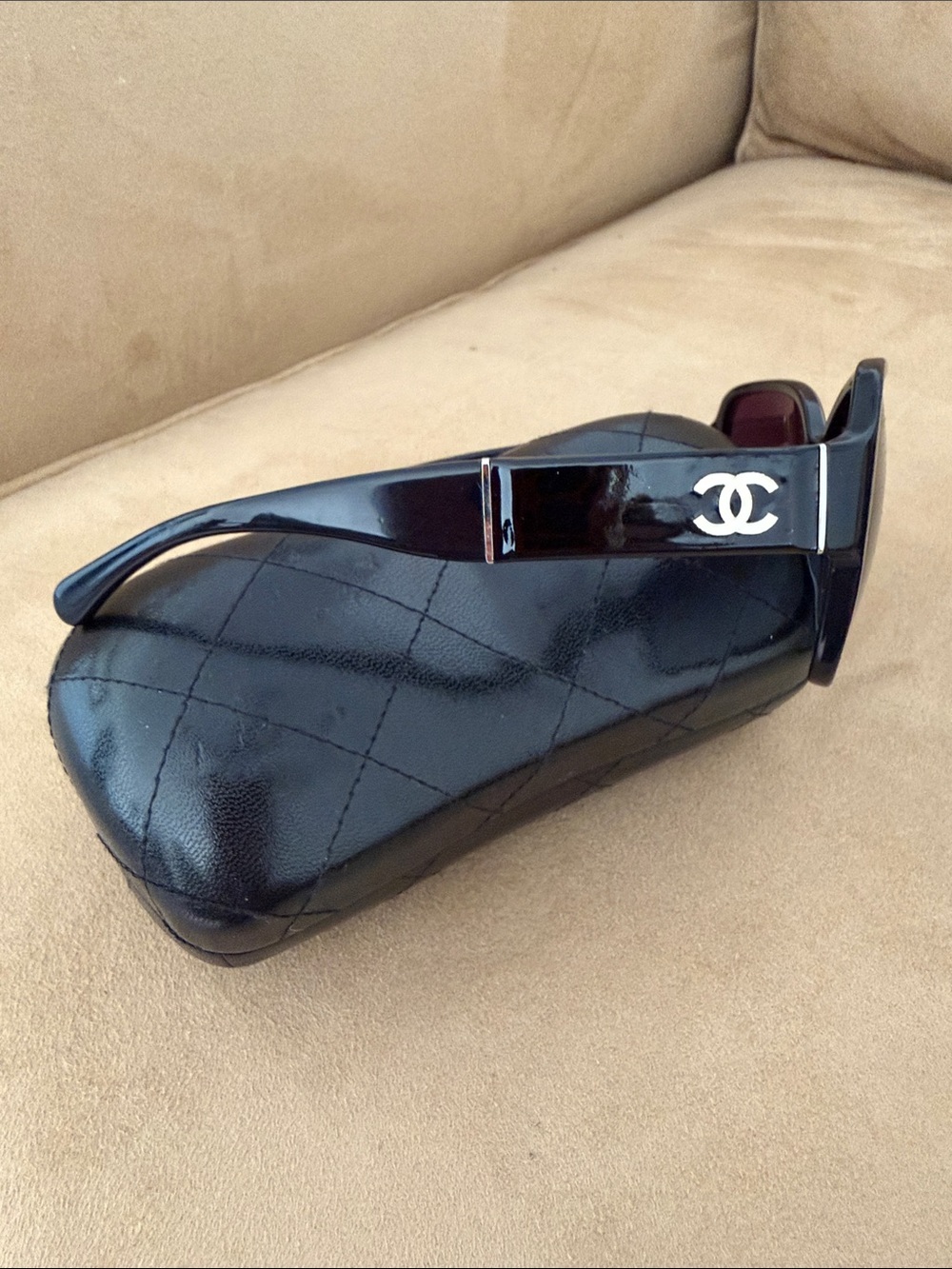 CHANEL Black Oversized Butterfly-Style Women's Sunglasses - Picture 3 of 11